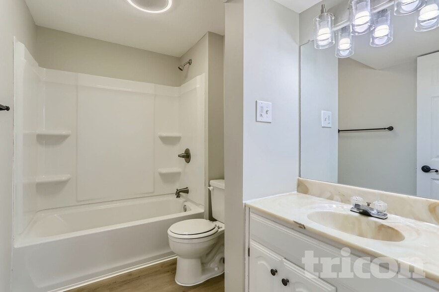 Building Photo - 16417 Gladiola Ave