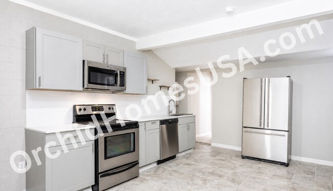 Building Photo - 516 N Roosevelt Ave