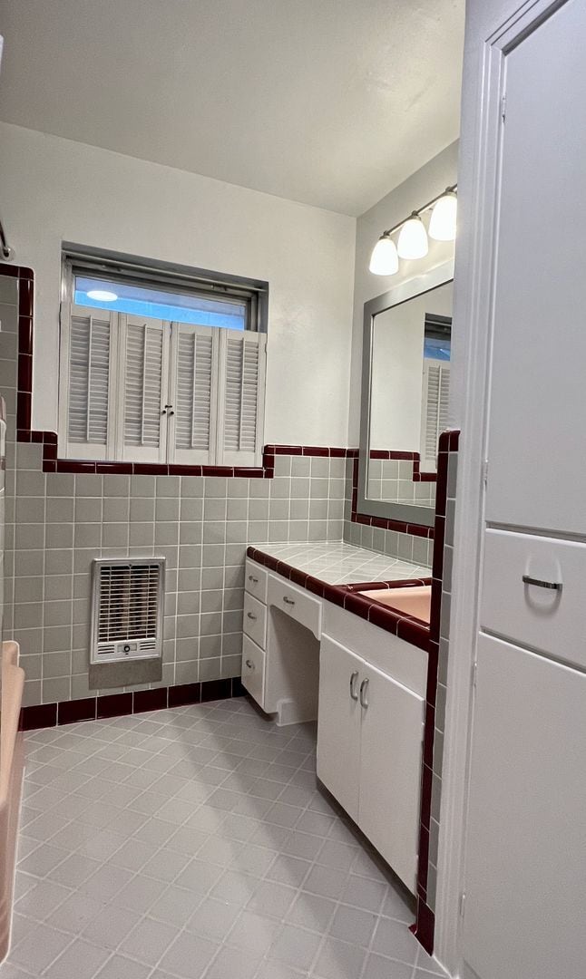 Building Photo - 1404 Melrose Dr