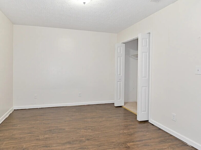 Building Photo - 123 Curtis Rd