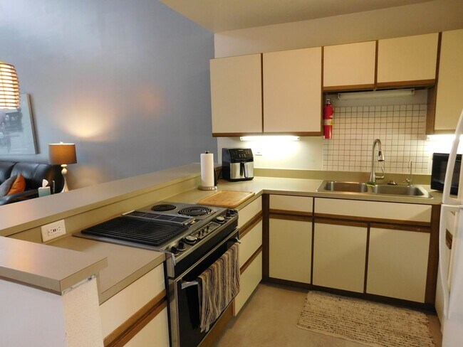 Building Photo - 1607 Harbourside Dr