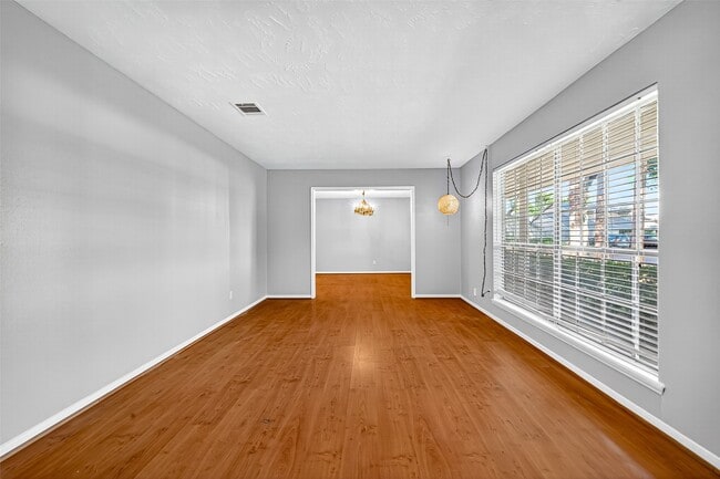 Building Photo - 9602 S Petersham Dr