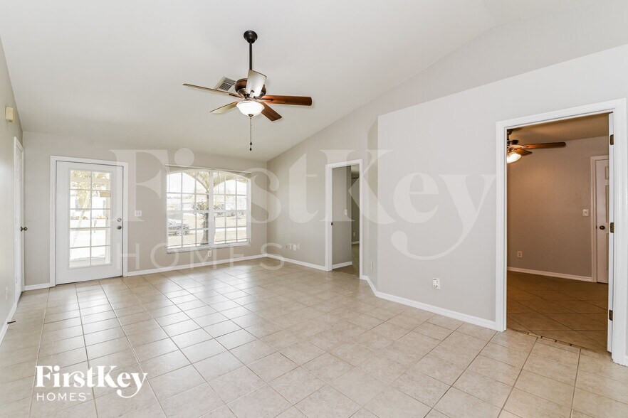 Building Photo - 2513 SW 31st St