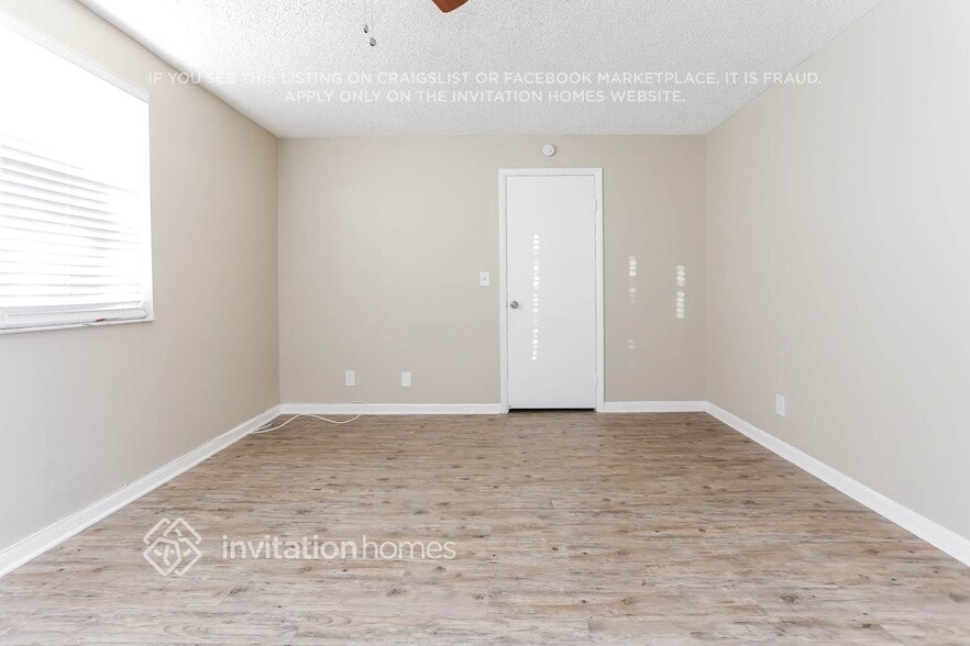 Building Photo - 3856 NW 107th Way