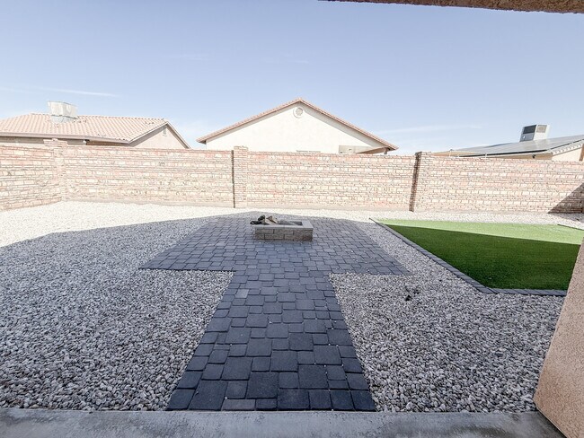 Building Photo - 9586 E 38th Pl