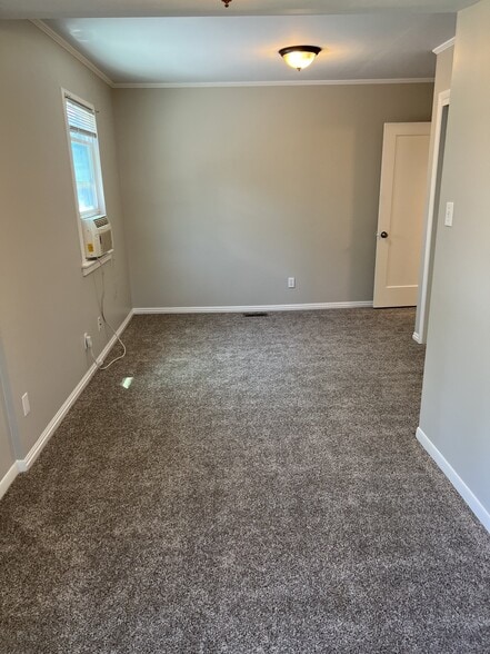 Building Photo - 633 E 500 S