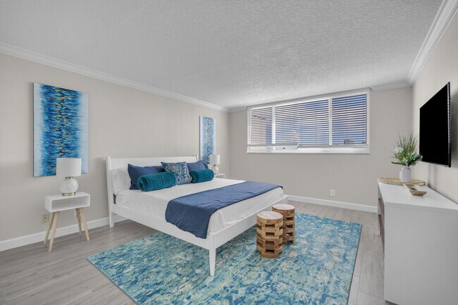 Building Photo - 601 N Ocean Blvd