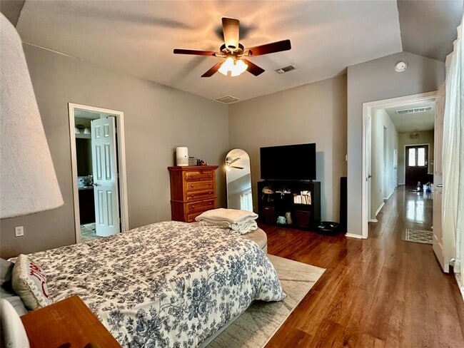 Building Photo - 7521 Cedar Edge Dr