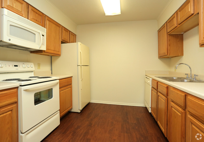 Kitchen - Greenacres Village