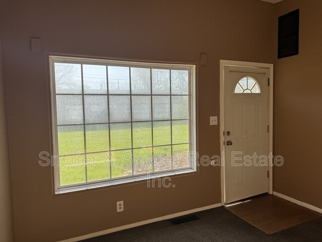 Building Photo - 2350 Newton St