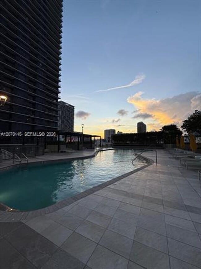 Building Photo - 501 NE 31st St