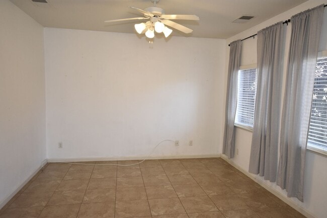 Building Photo - 1564 Blue Beaver Way