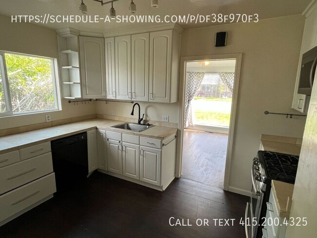 Building Photo - 1605 Elmwood Ave