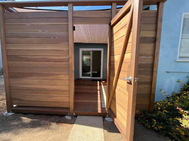 Building Photo - 10716 Northgate St