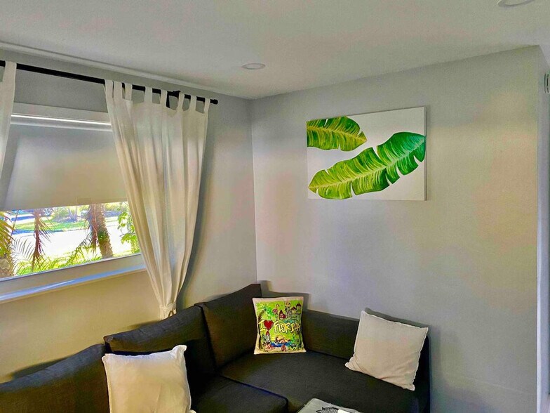 Building Photo - 15061 SW 89th Ct