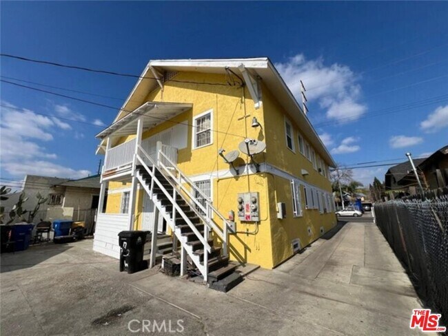 Building Photo - 708 W Vernon Ave