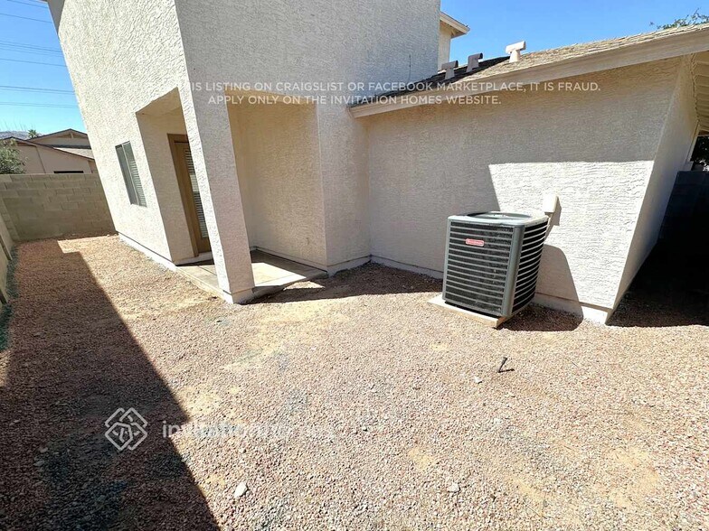 Building Photo - 7213 S 8th St