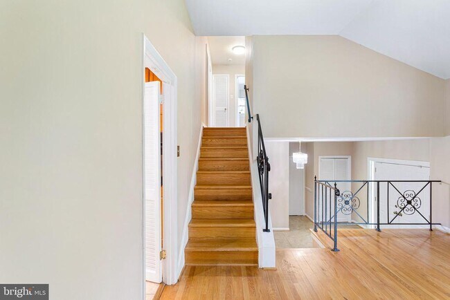 Building Photo - 6503 Friars Ct
