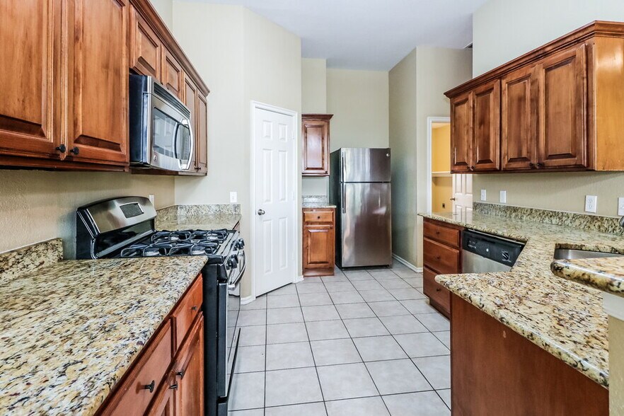 Building Photo - 2200 SW 141st Pl