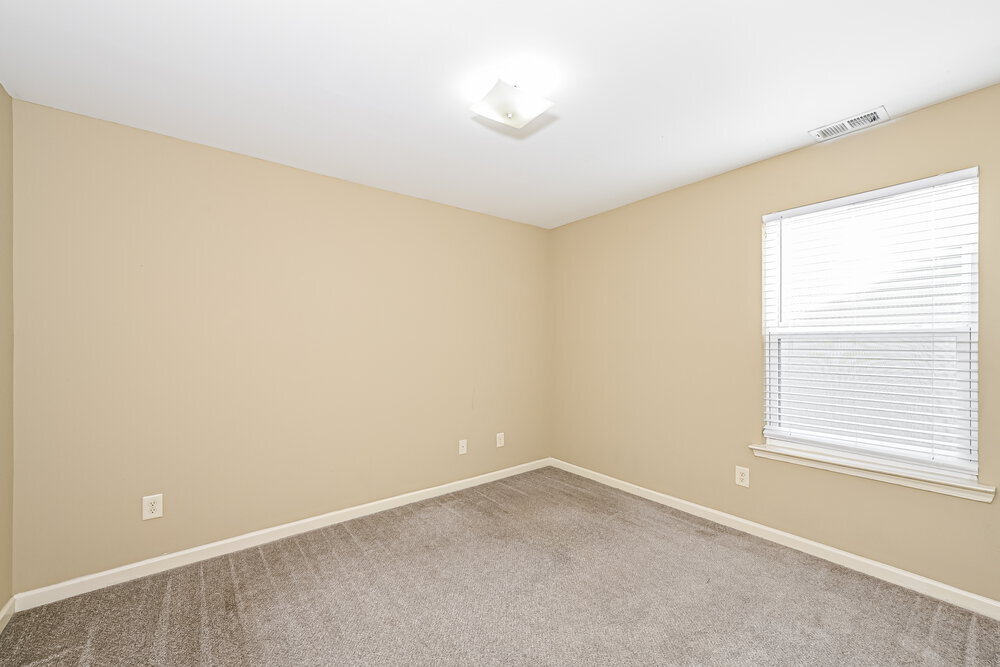 Building Photo - 124 Hill Crest Cir