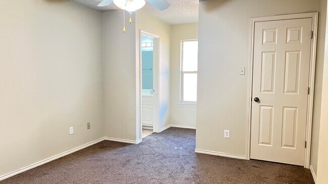 Building Photo - 3102 110th St