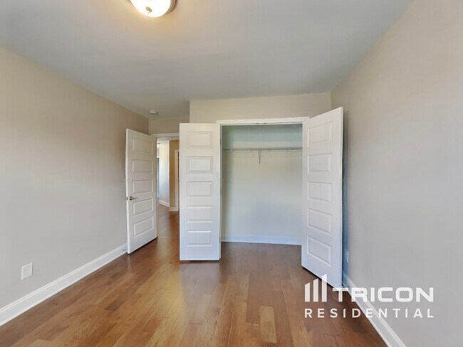 Building Photo - 271 Cloverbrook Way