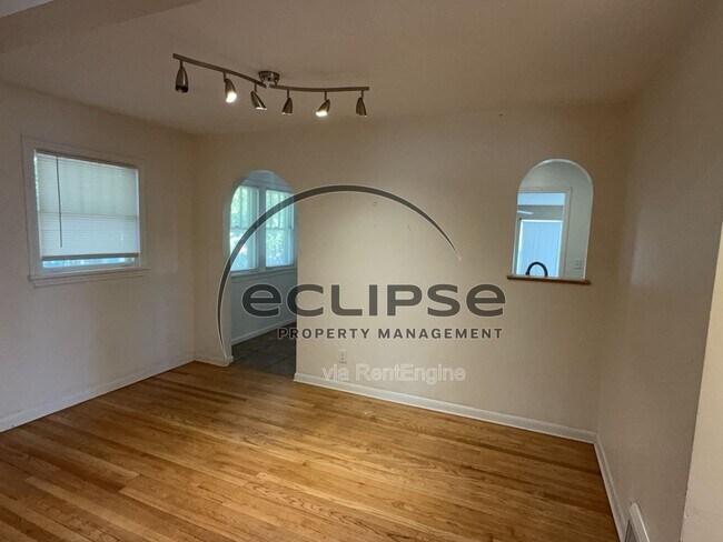 Building Photo - 1250 Orchard Ave