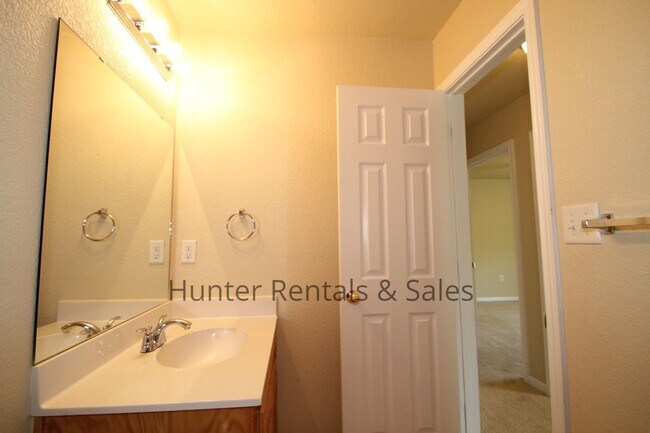 Building Photo - 4204 Elms Run Cir