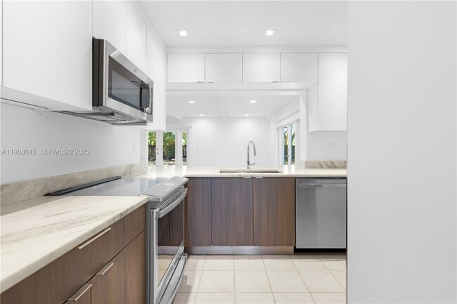 Building Photo - 16412 SW 74 CT