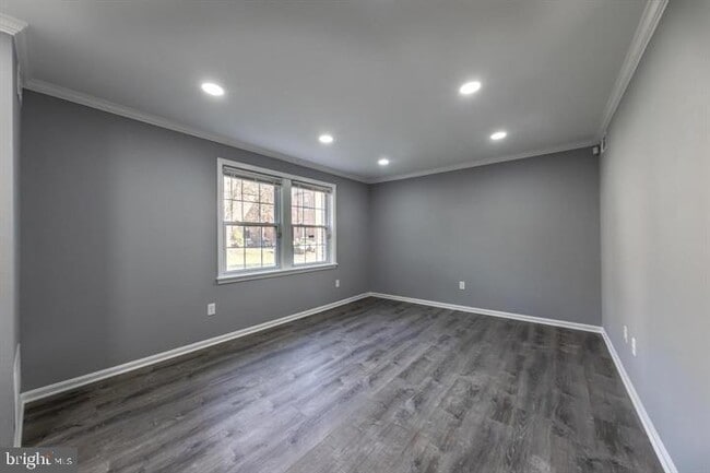 Building Photo - 2055 38th St SE