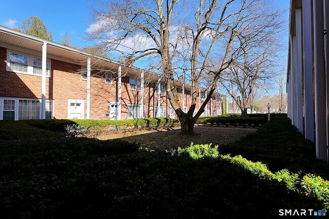 Building Photo - 44 Garden St