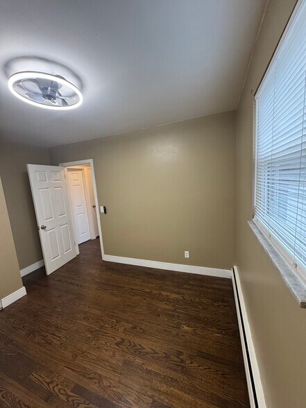 Building Photo - 3341 Parkcrest Ln