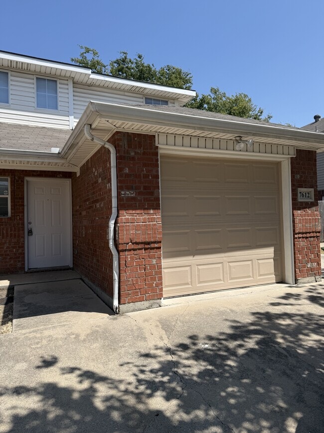 Building Photo - 7612 Downe Dr