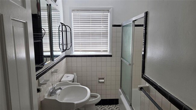 Building Photo - 1845 Monroe Dr NE