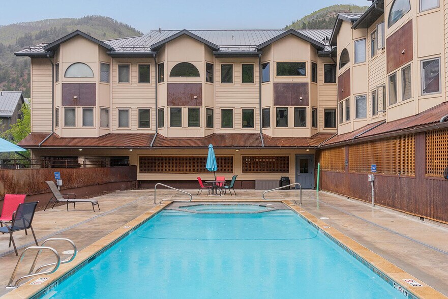 Building Photo - 280 Mahoney Dr