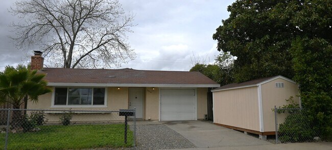 Building Photo - 5316 Nelson St