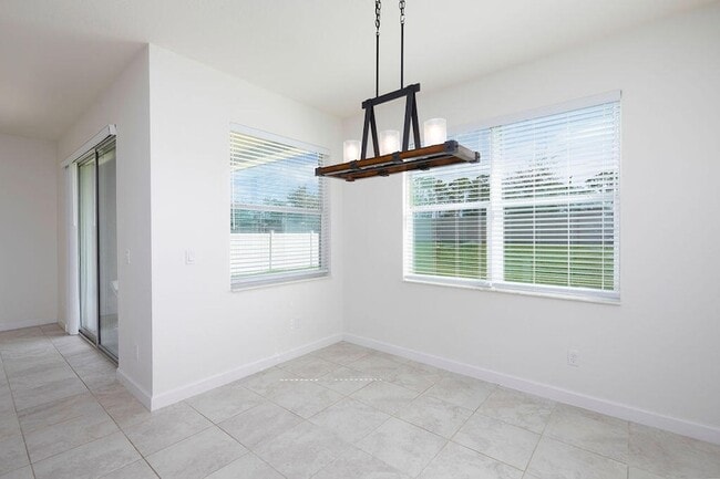 Building Photo - 7847 NW Greenbank Cir