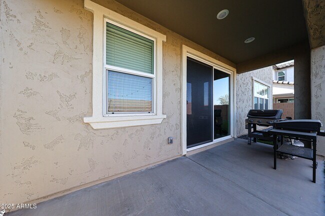 Building Photo - 8334 E Paloma Ave