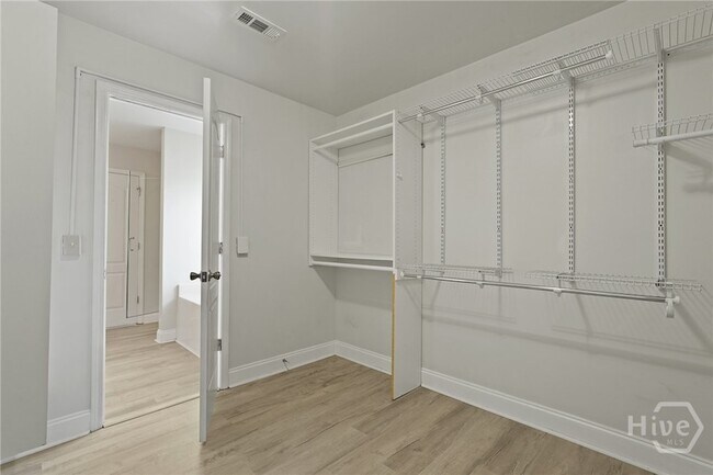 Building Photo - 243 Clearwater Cir