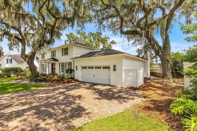 Building Photo - Gorgeous Waterfront Home on Isle of Hope