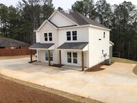 Building Photo - r368