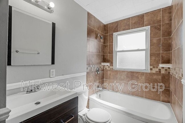 Building Photo - 1700 Newhall Ct