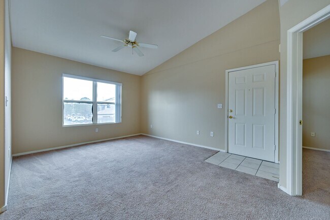 Building Photo - SW!! 2 Bedroom 2 Bath 2nd floor Condo!!! O...