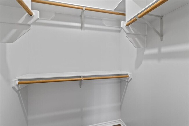 Building Photo - 806 Kalanchoe Ct