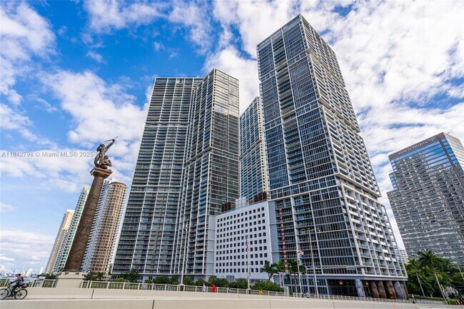 Building Photo - 465 Brickell Ave