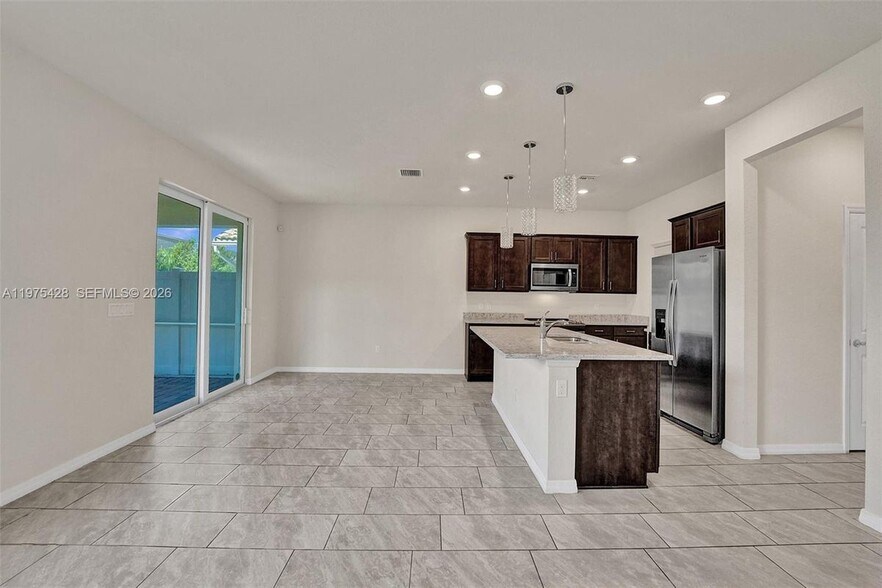 Building Photo - 4764 Eucalyptus Dr