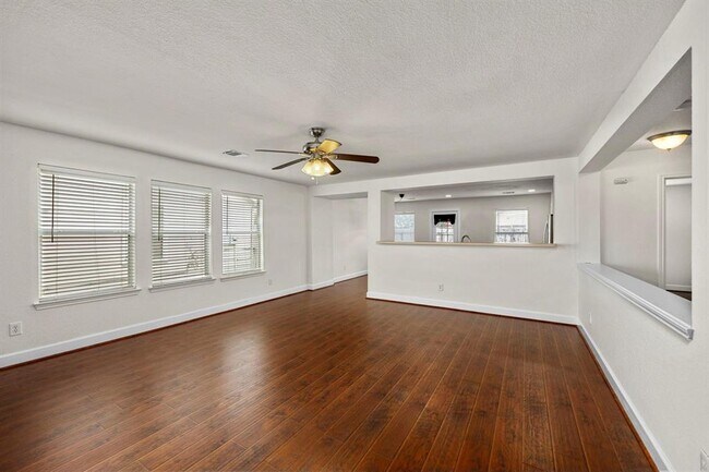 Building Photo - 18119 Waverly Hollow Ln