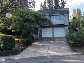 Building Photo - 3 bedroom 2 bathroom house in Thurston hills!