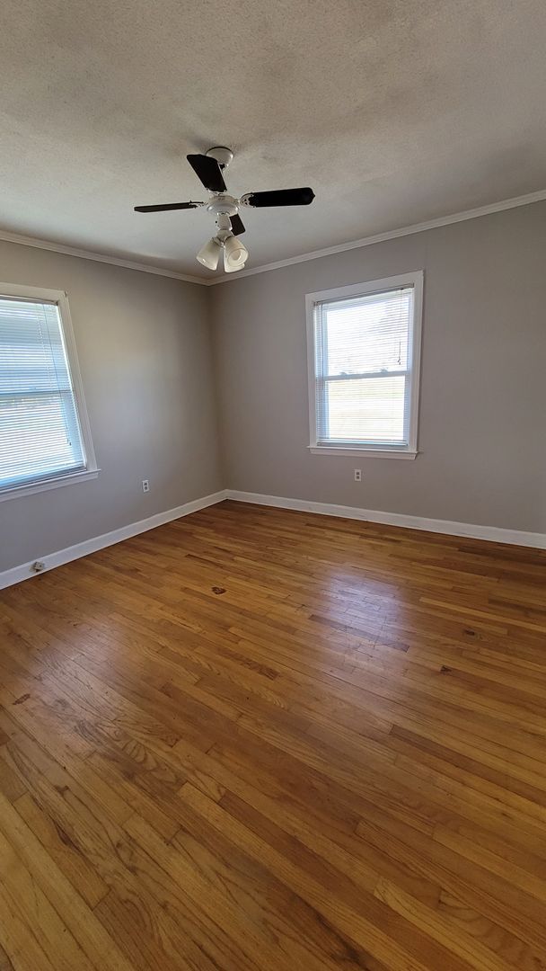 Building Photo - 206 Columbia Ave