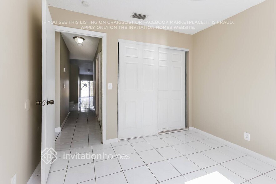 Building Photo - 5808 Strawberry Lakes Cir